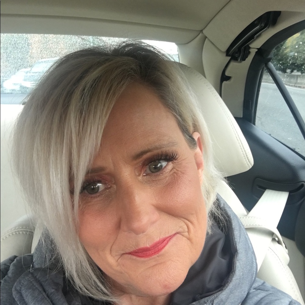 Meet your Posher, Lisa